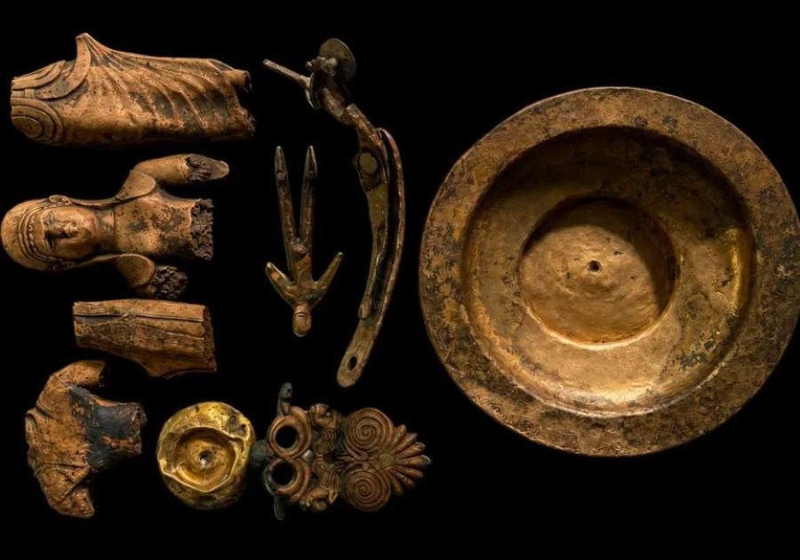 2500年前の輝きを留める青銅製の女性像等を発見──古代エトルリアの