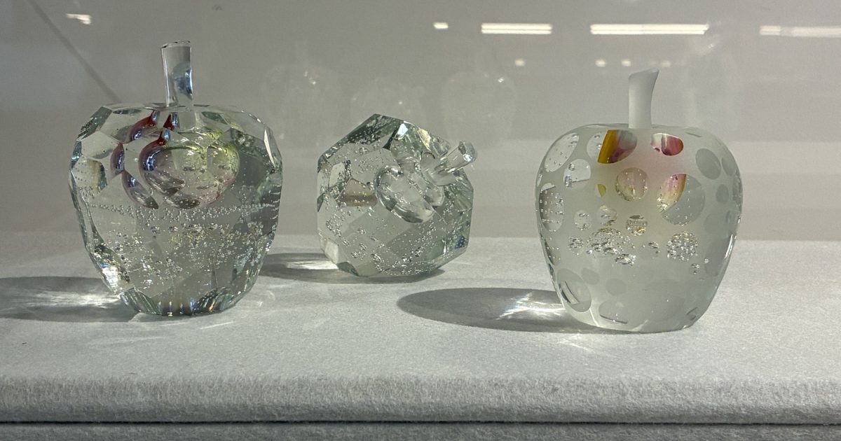 香水瓶 作家物 香りの視覚化」という挑戦の軌跡──光と香り―ガラス香水瓶