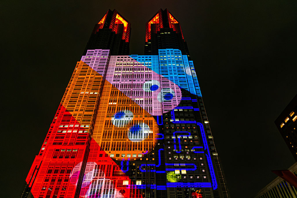 東京都庁で上映されたプロジェクションマッピング「PAC-MAN eats TOKYO」。Photo: John S Lander/LightRocket via Getty Images